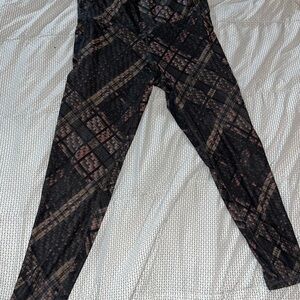 Gymshark Beige Lined Leggings with Black & Pink Pattern